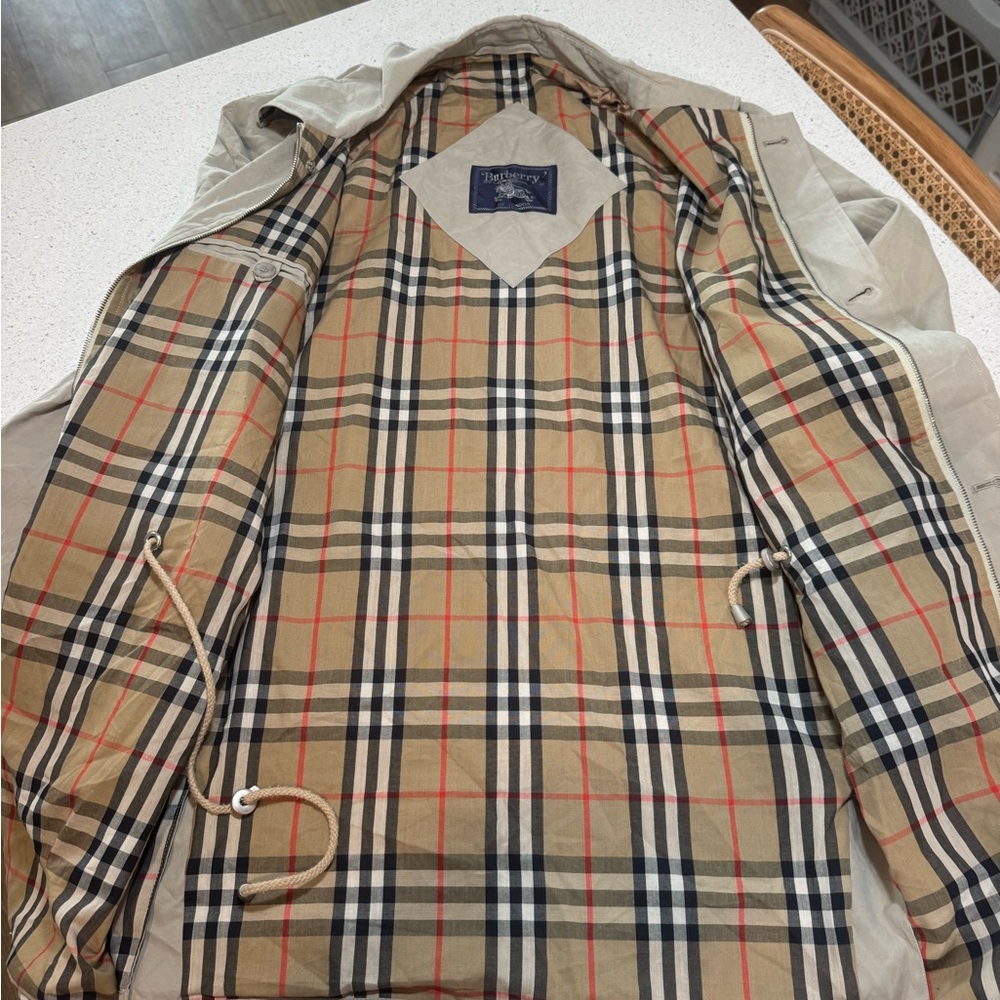 Men’s Burberry Jacket Nova Check Lining Classic Beige w/ COA - Picture 4 of 17